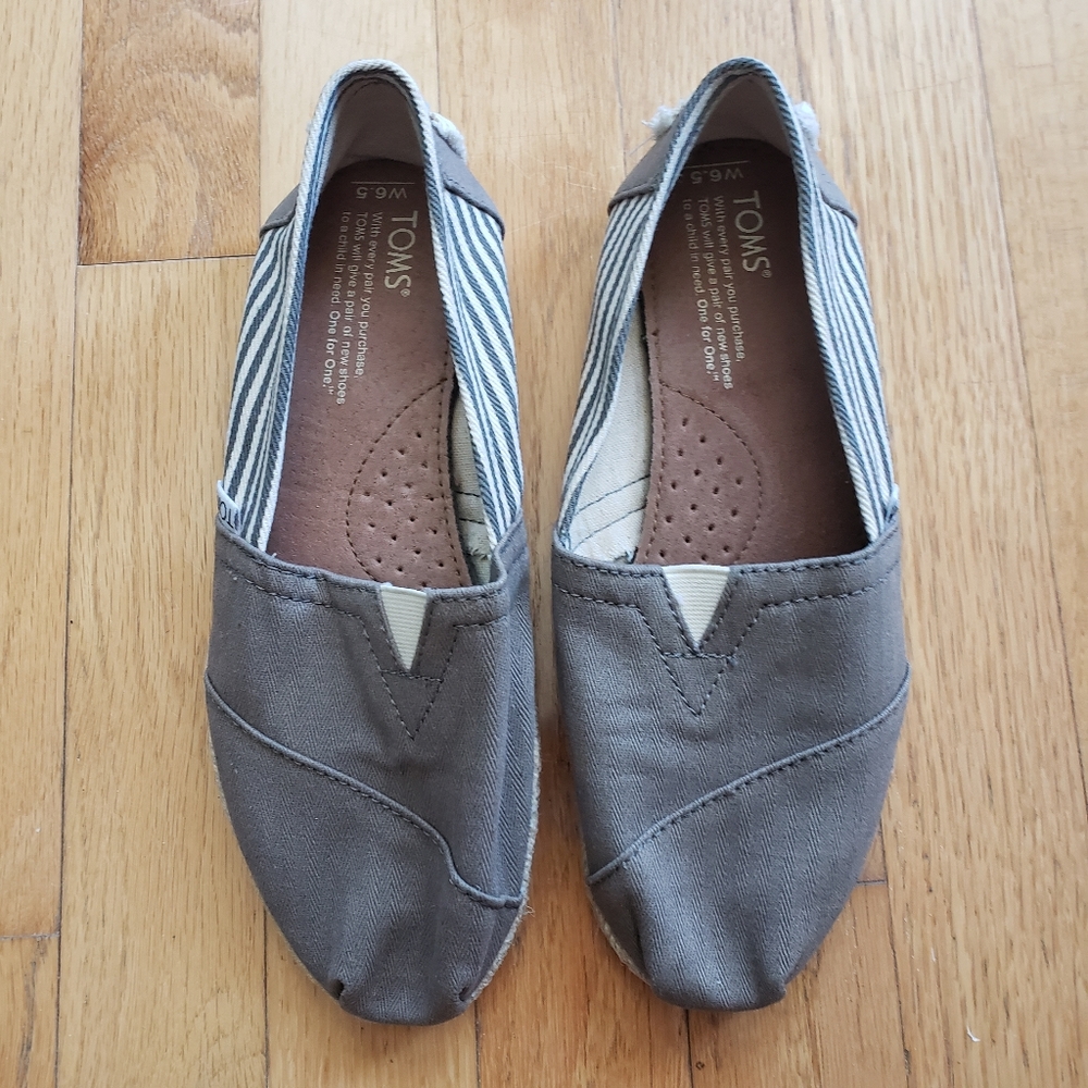Toms Shoes